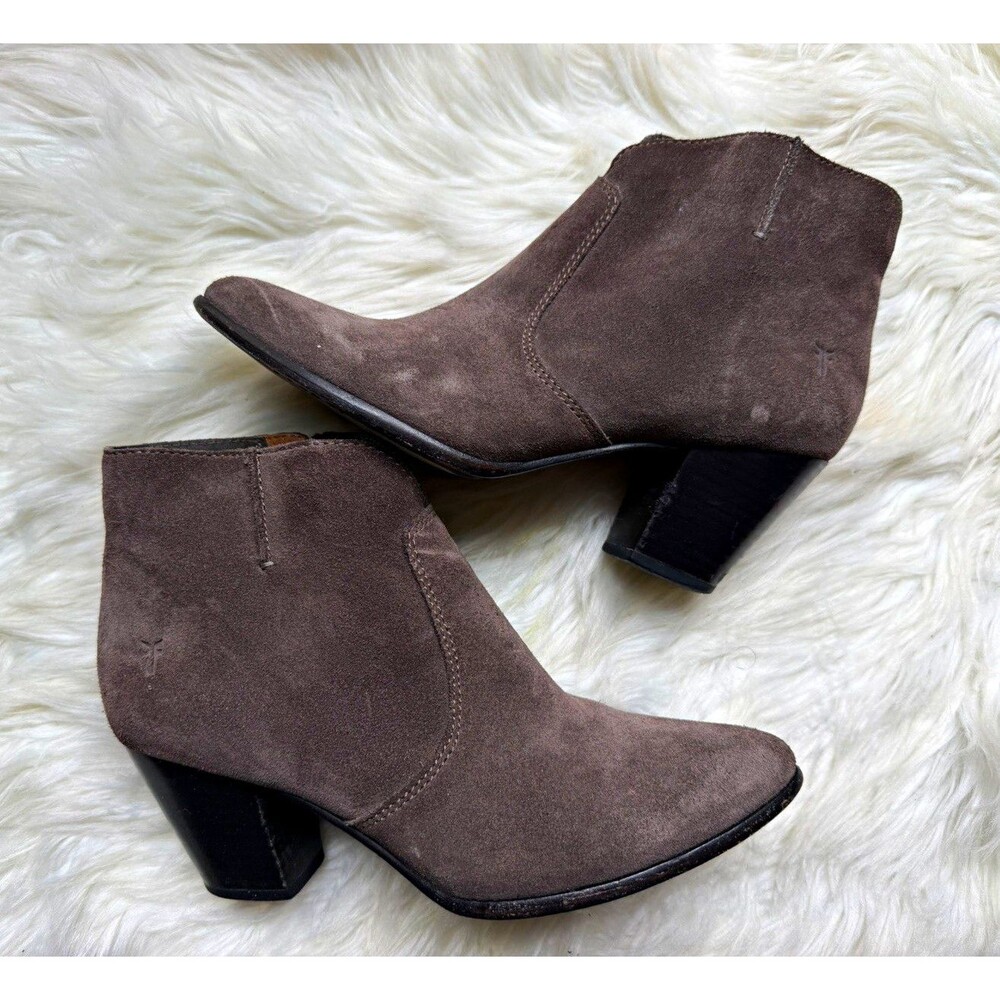 Frye Women's US 7 M Gray Suede Pointed Toe Block Heel Side Zip Bootie